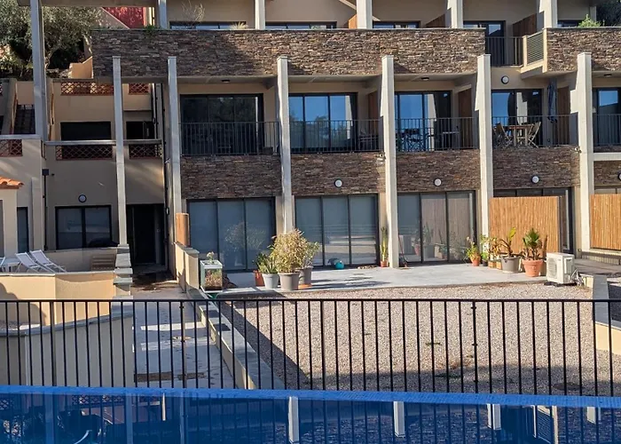 Berenice, Cote Vermeille-vue Mer, Piscine, Crique & Terrasses Apartment *