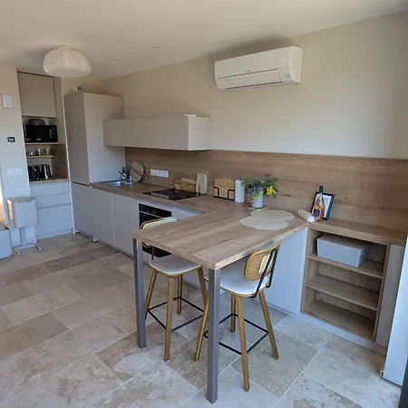 Berenice - Large Sea View Terrace, Pool, Cove & Parking Lejlighed *