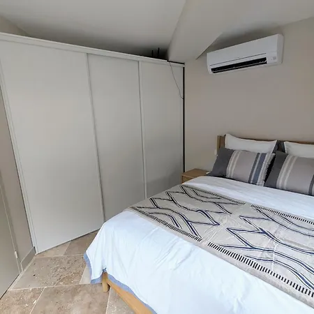 Berenice - Large Sea View Terrace, Pool, Cove & Parking Lejlighed *