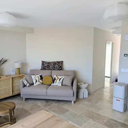 Berenice - Large Sea View Terrace, Pool, Cove & Parking Lejlighed *